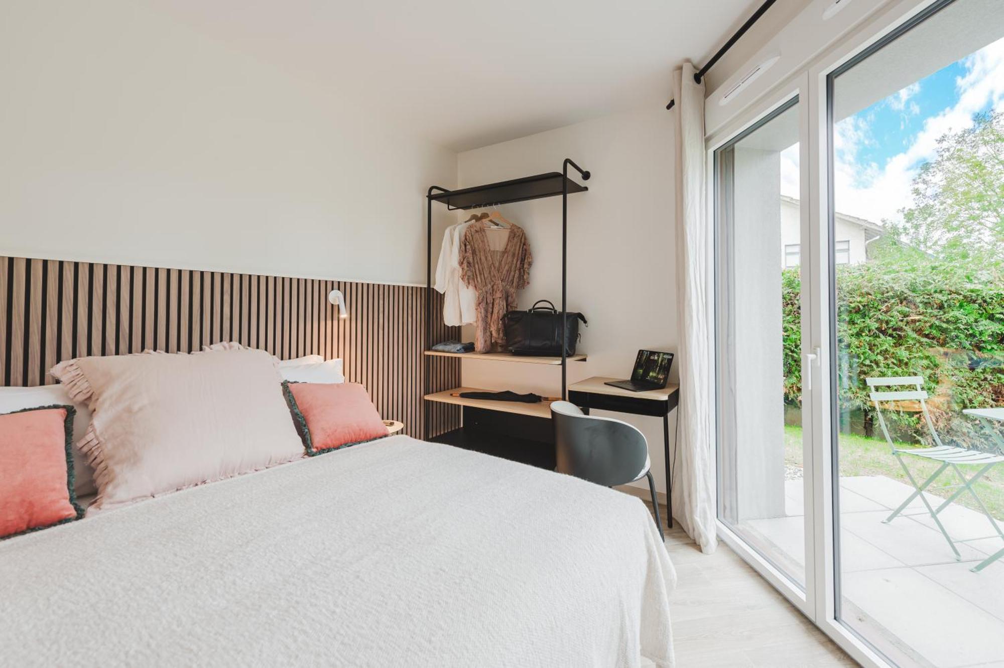 Appart Hotel Neostelia Annecy Exteriör bild