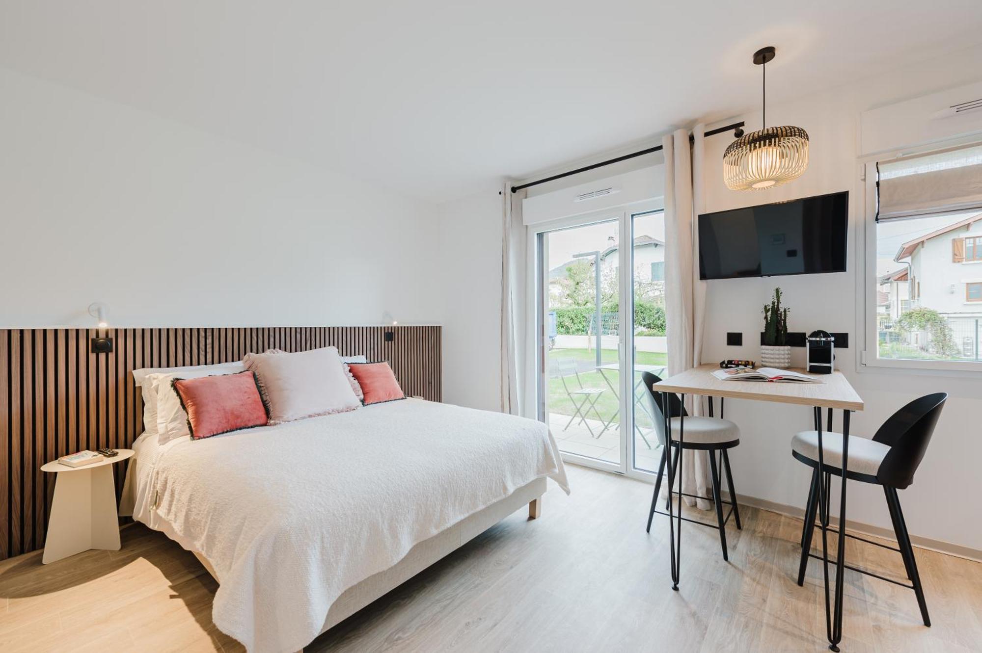 Appart Hotel Neostelia Annecy Exteriör bild